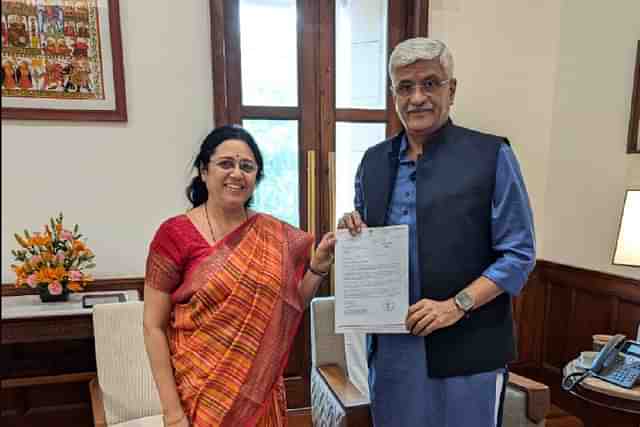 Dr Medha Kulkarni with Gajendra Singh Shekhawat.